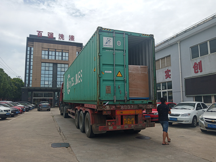 印度采購(gòu)的工業(yè)洗衣機(jī)等百?gòu)?qiáng)洗滌設(shè)備今日發(fā)貨